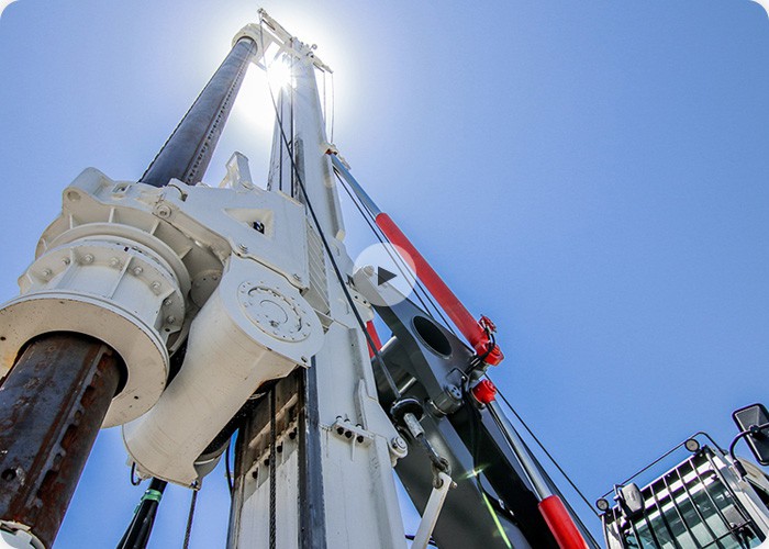 坐落于中國(guó)第一個(gè)石油基地――玉門(mén)，是生產(chǎn)各類(lèi)真空油脂和特種潤(rùn)滑脂的專(zhuān)業(yè)公司，集研究、開(kāi)發(fā)、生產(chǎn)于一體的生產(chǎn)經(jīng)營(yíng)企業(yè)。<br/><br/>
具有幾十年專(zhuān)業(yè)生產(chǎn)真空油脂和特種潤(rùn)滑脂的生產(chǎn)經(jīng)驗(yàn)，具有先進(jìn)的硬件設(shè)施－分子蒸餾裝置，可以使石油餾分低溫下切割到極窄流程，保證真空油脂產(chǎn)品性能，也具有國(guó)內(nèi)先進(jìn)的真空脂類(lèi)產(chǎn)品的生產(chǎn)系統(tǒng)。