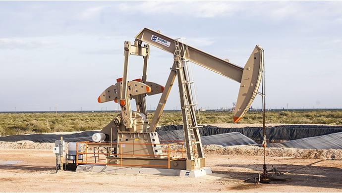 每一座城都有自己獨(dú)特的城市標(biāo)志，北京長(zhǎng)城、上海外灘、山西煤炭、攀枝花鋼鐵……而位于中國(guó)新疆準(zhǔn)葛爾盆地西部的克拉瑪依就是一個(gè)石油之城，富得流油就是對(duì)克拉瑪依真實(shí)的寫(xiě)照?？死斠赖某鞘忻Q(chēng)原本就是黑油的意思，一座以石油命名的城市。城區(qū)多戈壁，分轄克拉瑪依區(qū)、獨(dú)山子區(qū)、白堿灘區(qū)、烏爾禾區(qū)四個(gè)區(qū)域。