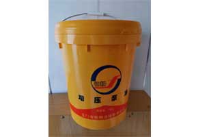 本產(chǎn)品是由潤(rùn)滑油餾分油經(jīng)脫蠟深度精制、蒸餾切割、高真空脫氣等工藝制備而成。本產(chǎn)品適用于各種增壓泵的工作液，如真空冶煉、塑料連續(xù)噴鍍金屬，真空蒸餾及低密度風(fēng)洞裝置等增壓泵的用油。1、性能特點(diǎn)較低的飽和蒸